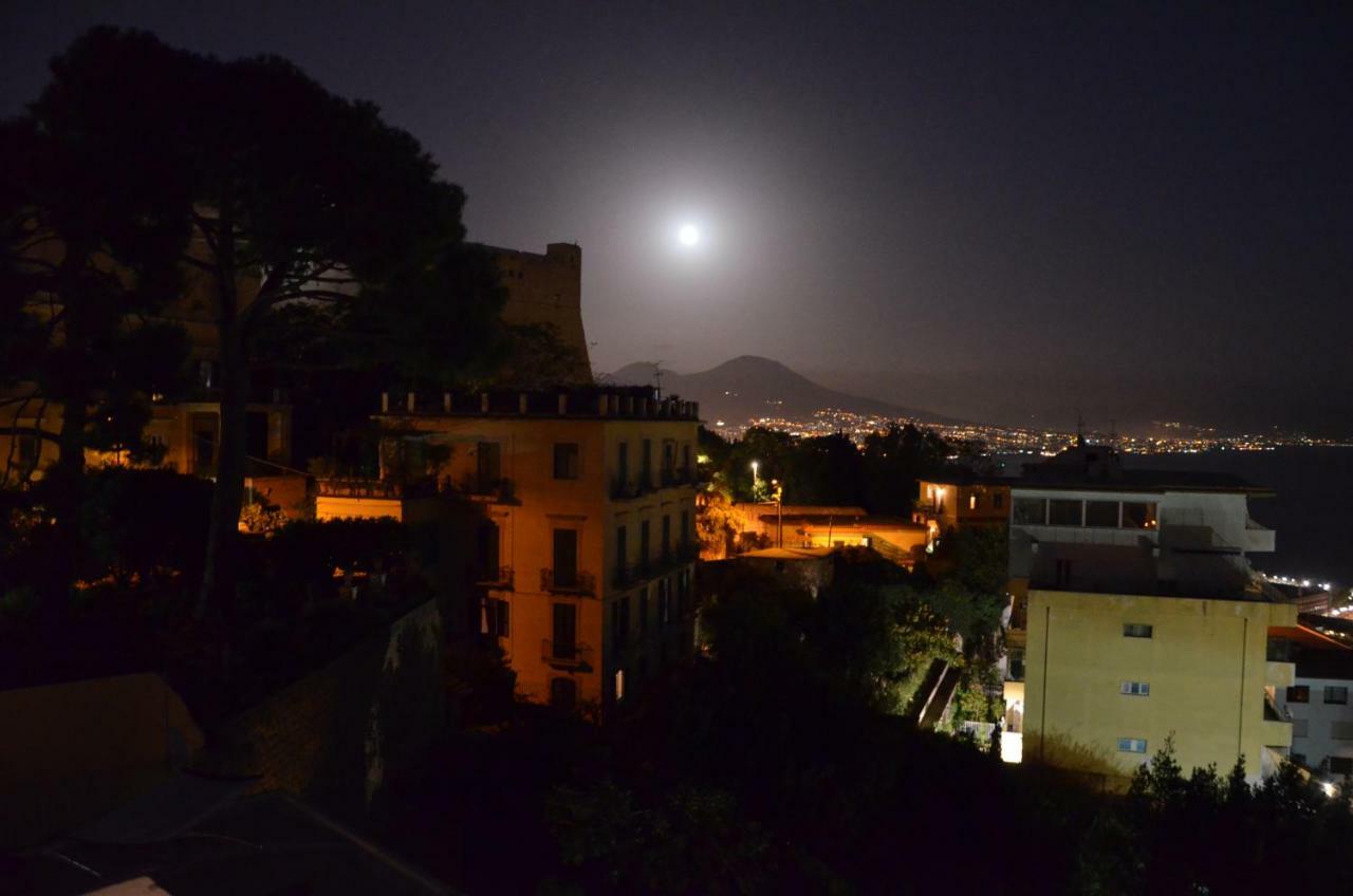 Appartamento Panoramico "Il Glicine" Napels Buitenkant foto