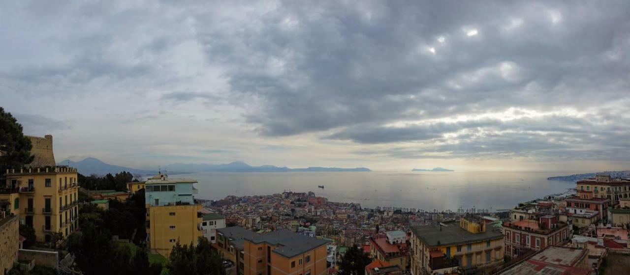 Appartamento Panoramico "Il Glicine" Napels Buitenkant foto