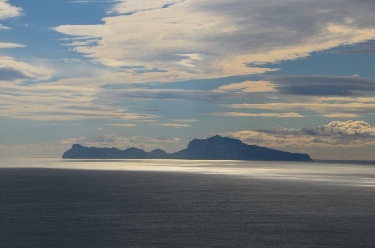 Appartamento Panoramico "Il Glicine" Napels Buitenkant foto