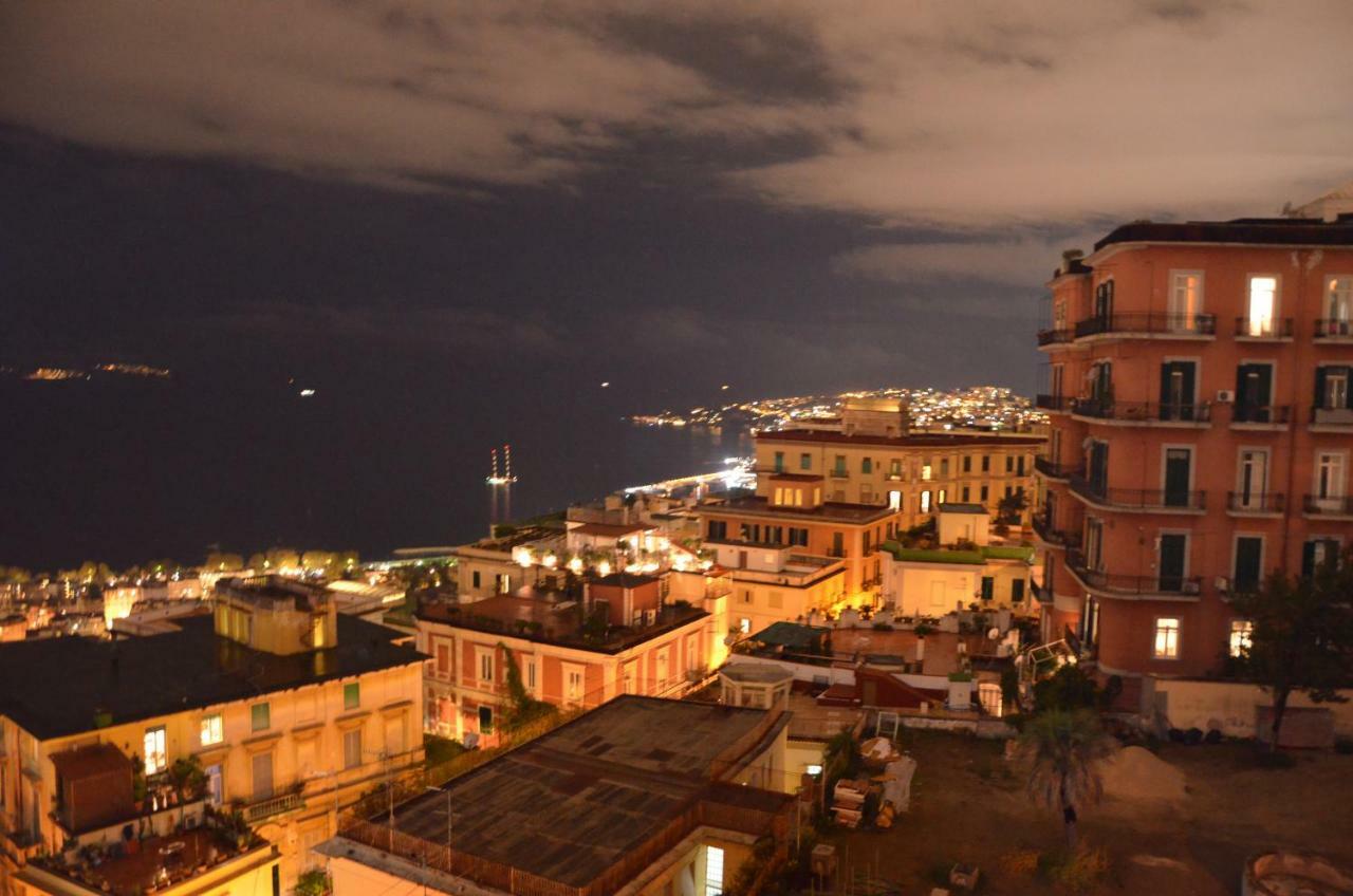 Appartamento Panoramico "Il Glicine" Napels Buitenkant foto