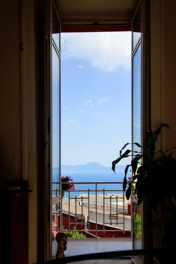 Appartamento Panoramico "Il Glicine" Napels Buitenkant foto